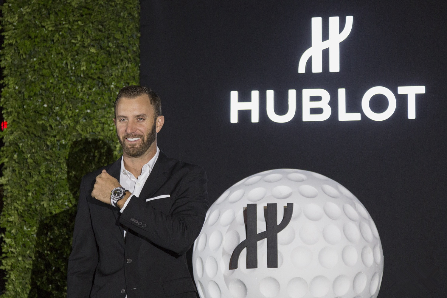 “Tân binh” Big Bang Unico Golf – Đồng hồ Thụy Sỹ dành riêng cho golf thủ 1 Dustin Johnson - đại sứ thương hiệu của Hublot