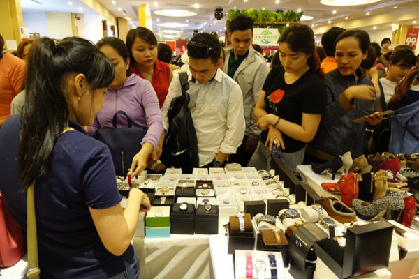 đồng hồ Thụy Sỹ mùa mua sắm cuối năm