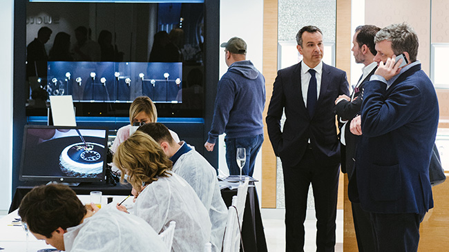 nghiên cứu và chế tác đồng hồ JaquetDroz