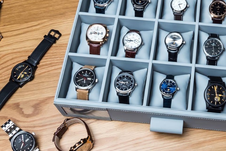 xem trước mẫu đồng hồ Thụy Sỹ chính hãng