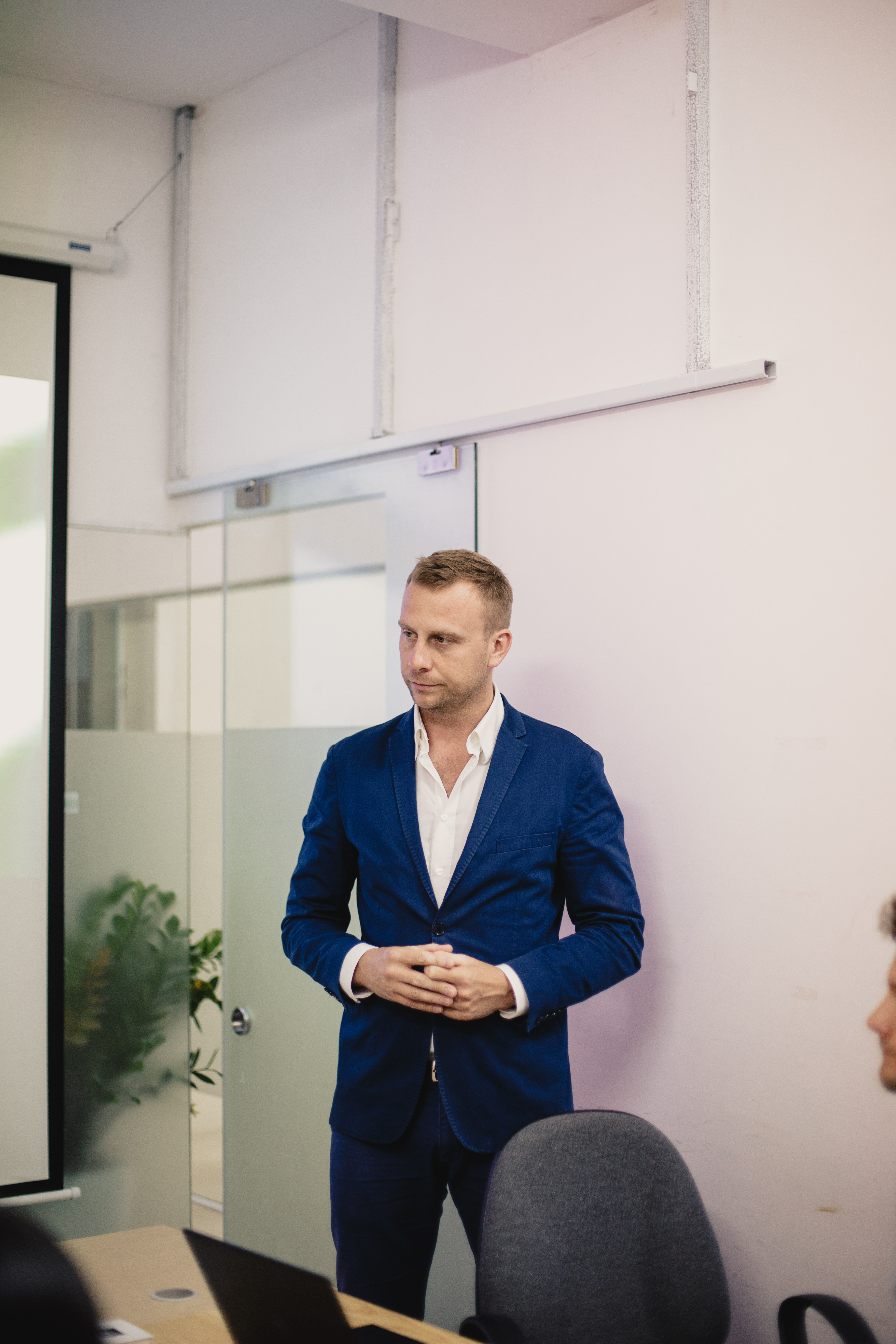 đại diện hãng đồng hồ Elixa