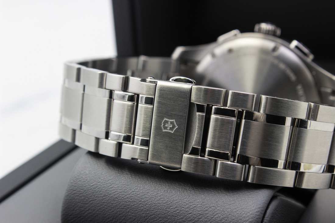 Đồng hồ Victorinox 241817