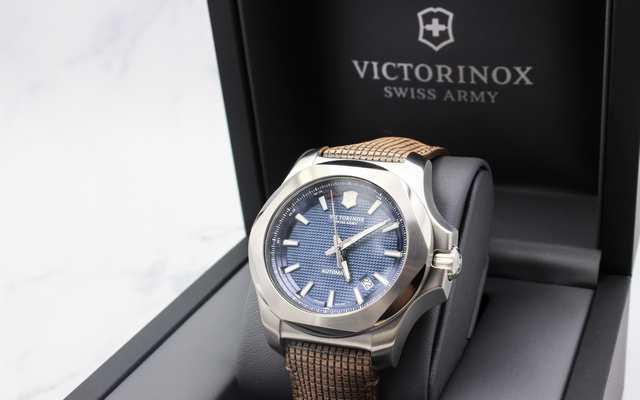 Đồng hồ Victorinox 241834