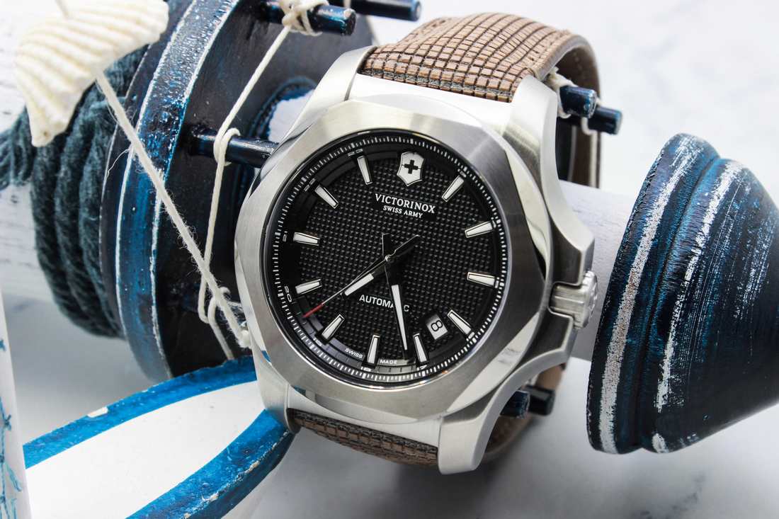 Đồng hồ Victorinox 241836