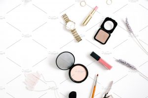 ước hoa, kem chống nắng "thủ phạm" khiến đồng hồ dây da bị tàn phá nghiêm trọng