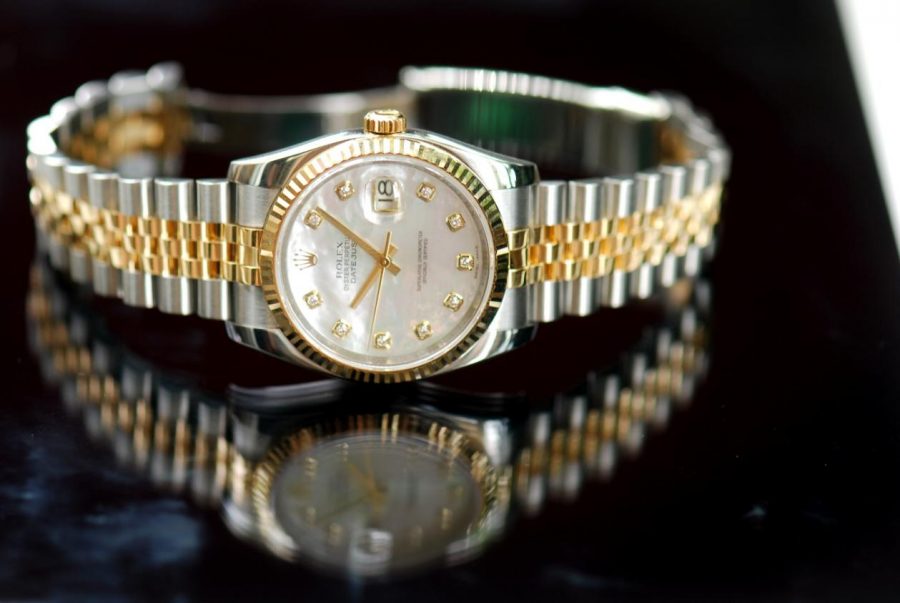 Thay dây đồng hồ kim loại