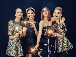 đồng hồ nữ đẹp cho giáng sinh