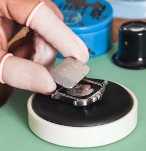 địa chỉ thay pin đồng hồ đeo tay tại TPHCM