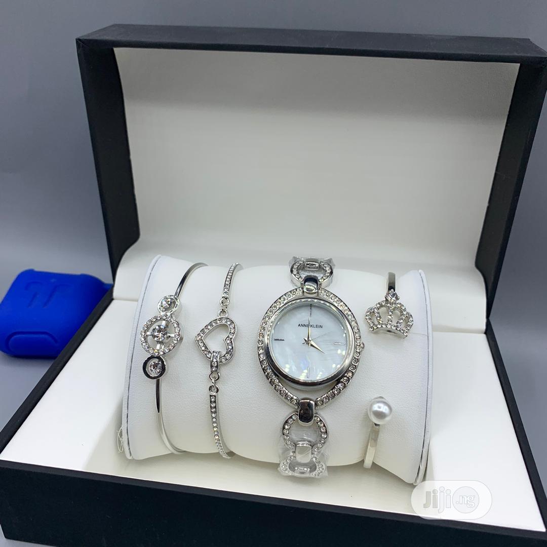 đồng hồ anne klein