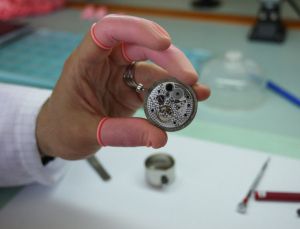 Địa chỉ lau dầu đồng hồ Seiko uy tín