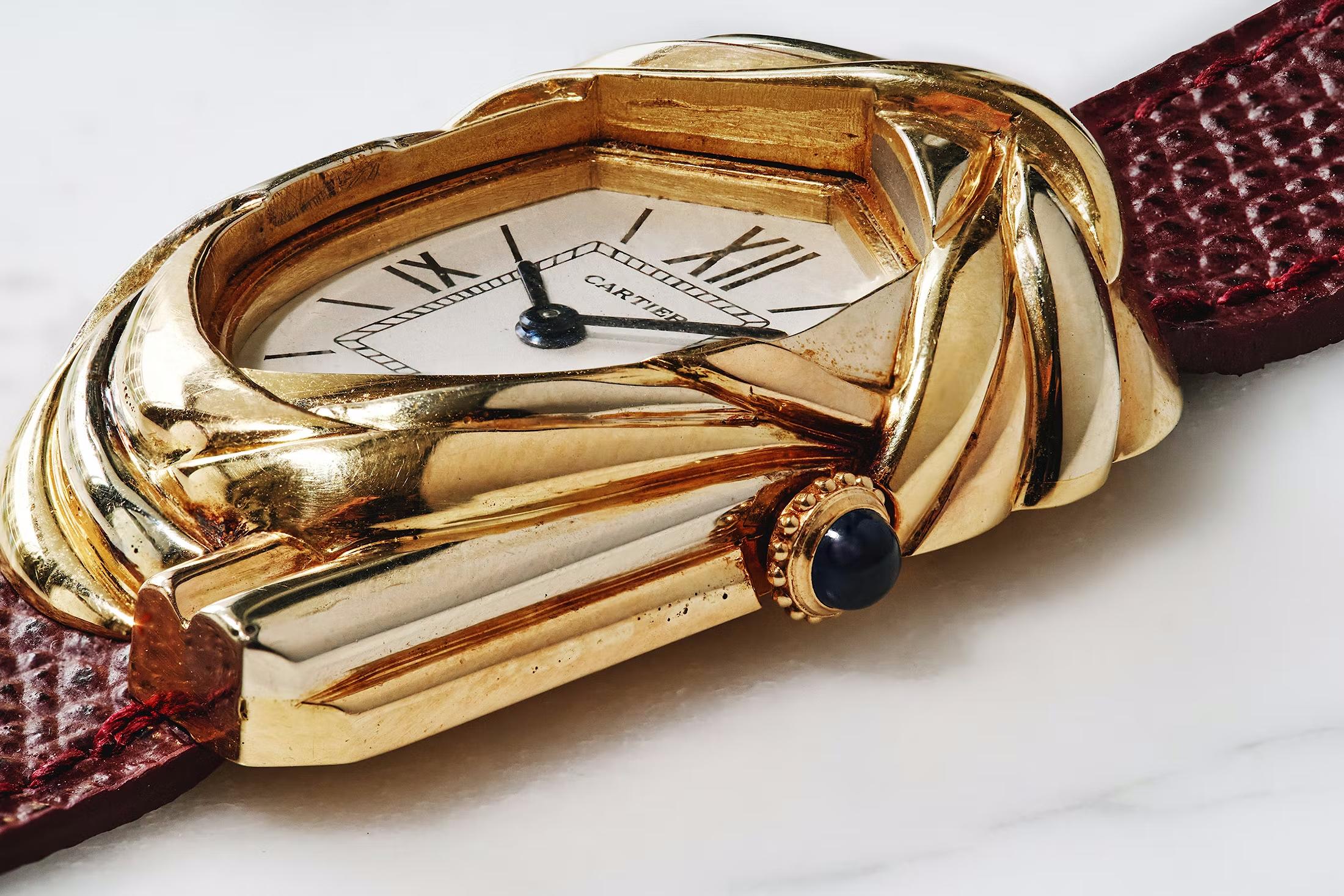Tìm hiểu sâu về câu chuyện của Cartier Cheic