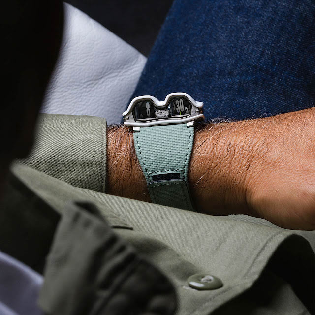 Khám phá chiếc đồng hồ MB&F - HM8 Mark 2