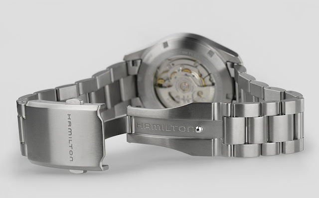 Khám chiếc đồng hồ: Hamilton - Khaki Field Titanium 38 mm and 42 mm 3 Khám chiếc đồng hồ: Hamilton - Khaki Field Titanium 38 mm and 42 mm