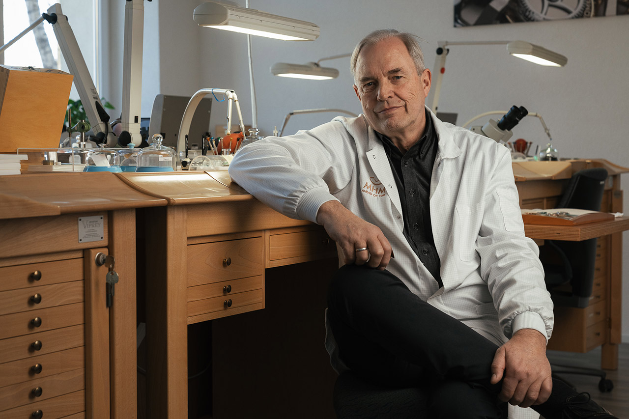 Bernhard Lederer ra mắt Đồng hồ bấm giờ xung trung tâm 'InVerto' 10 Bernhard Lederer ra mắt Đồng hồ bấm giờ xung trung tâm 'InVerto'