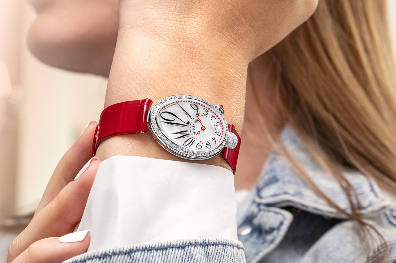 Sự lãng mạn trong hành động: Breguet ra mắt phiên bản Reine de Naples 8925 Valentine’s Day