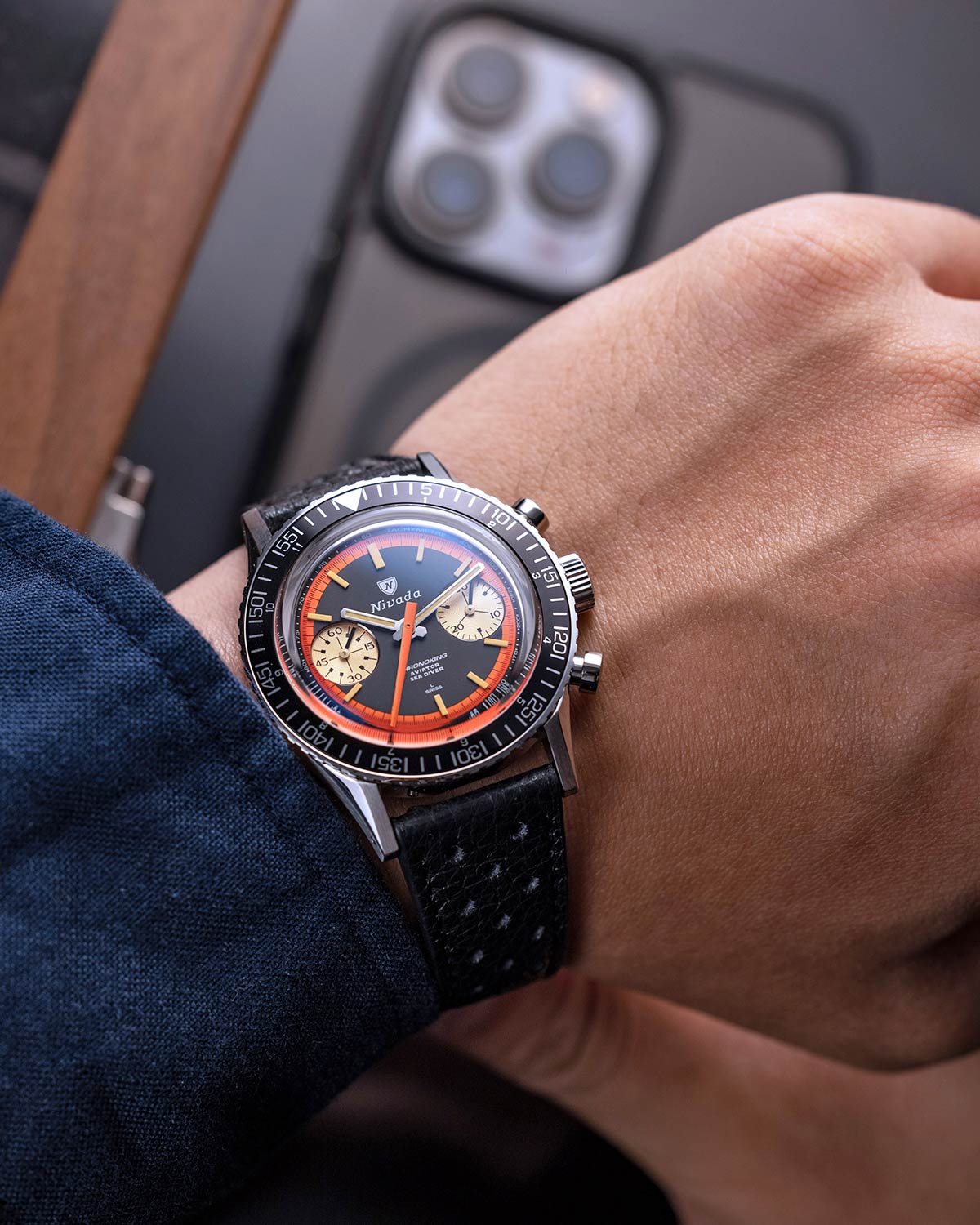 Niwala phát hành phiên bản giới hạn Charonoking 'Paul Neumann' Orange Pjoux 23 Vz