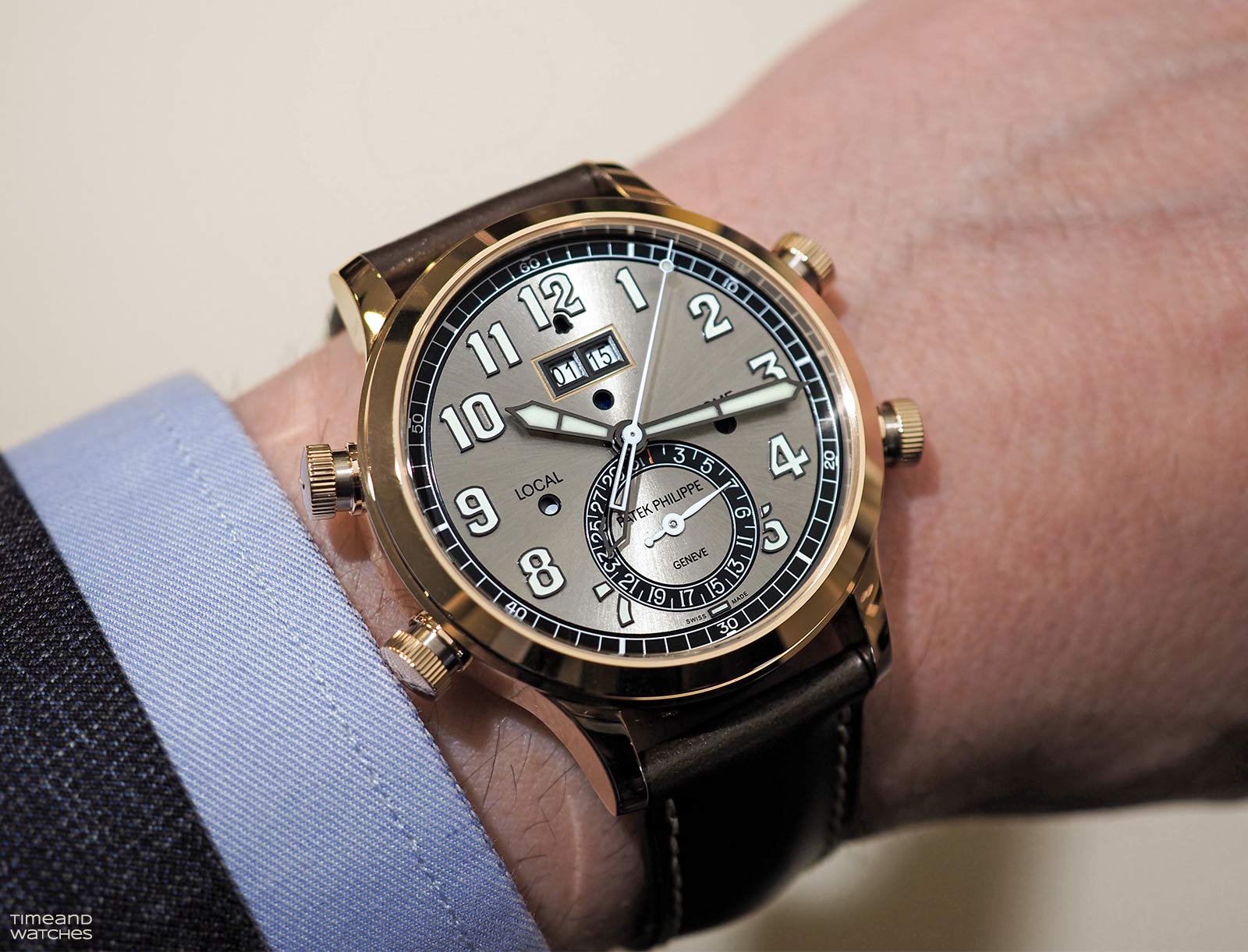 Khám Phá Đồng Hồ Patek Philippe Alarm Travel Time Reference 5520RG-001 2 Khám Phá Đồng Hồ Patek Philippe Alarm Travel Time Reference 5520RG-001