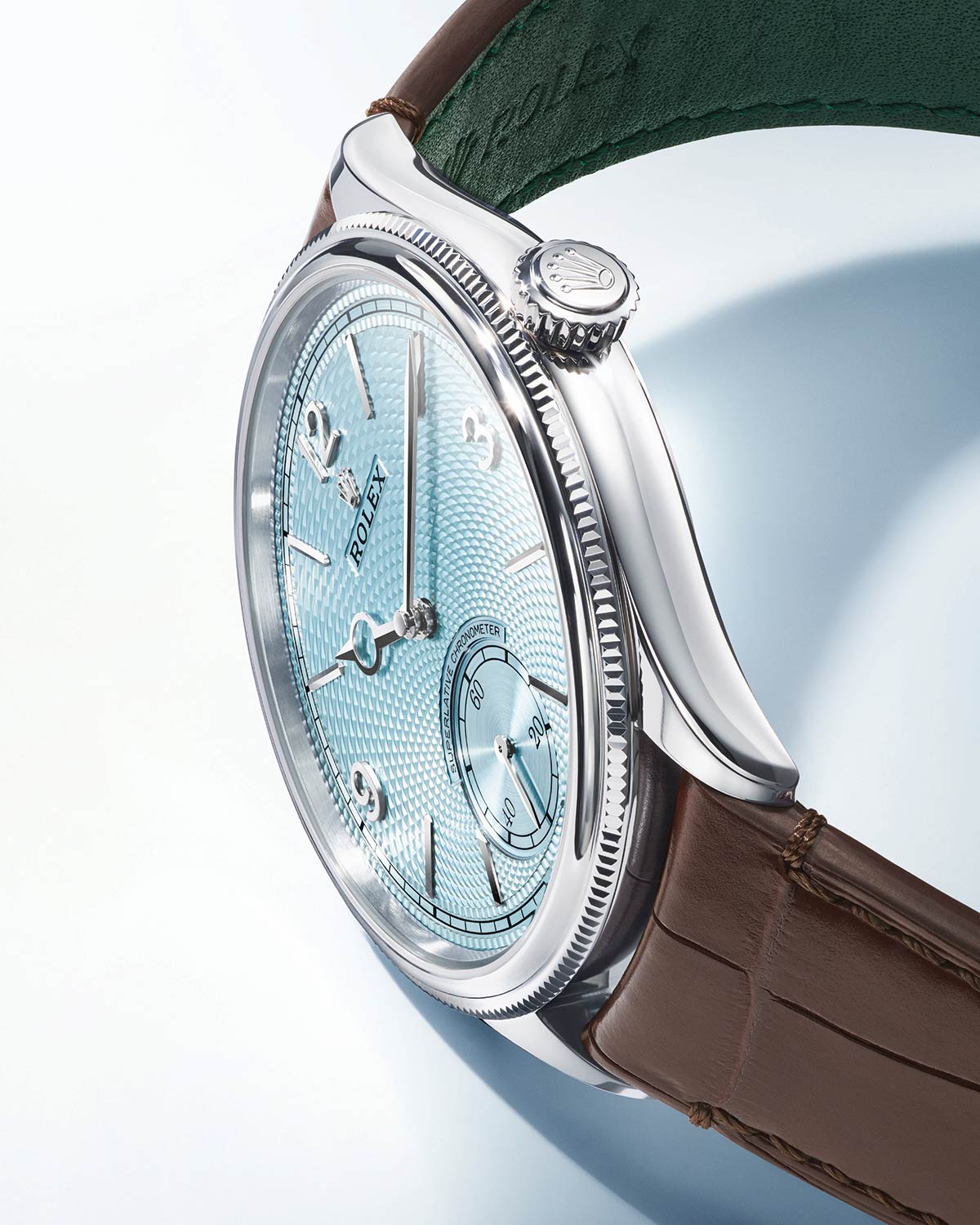 Rolex Perpetual 1908 bằng bạch kim với mặt số Guilloché