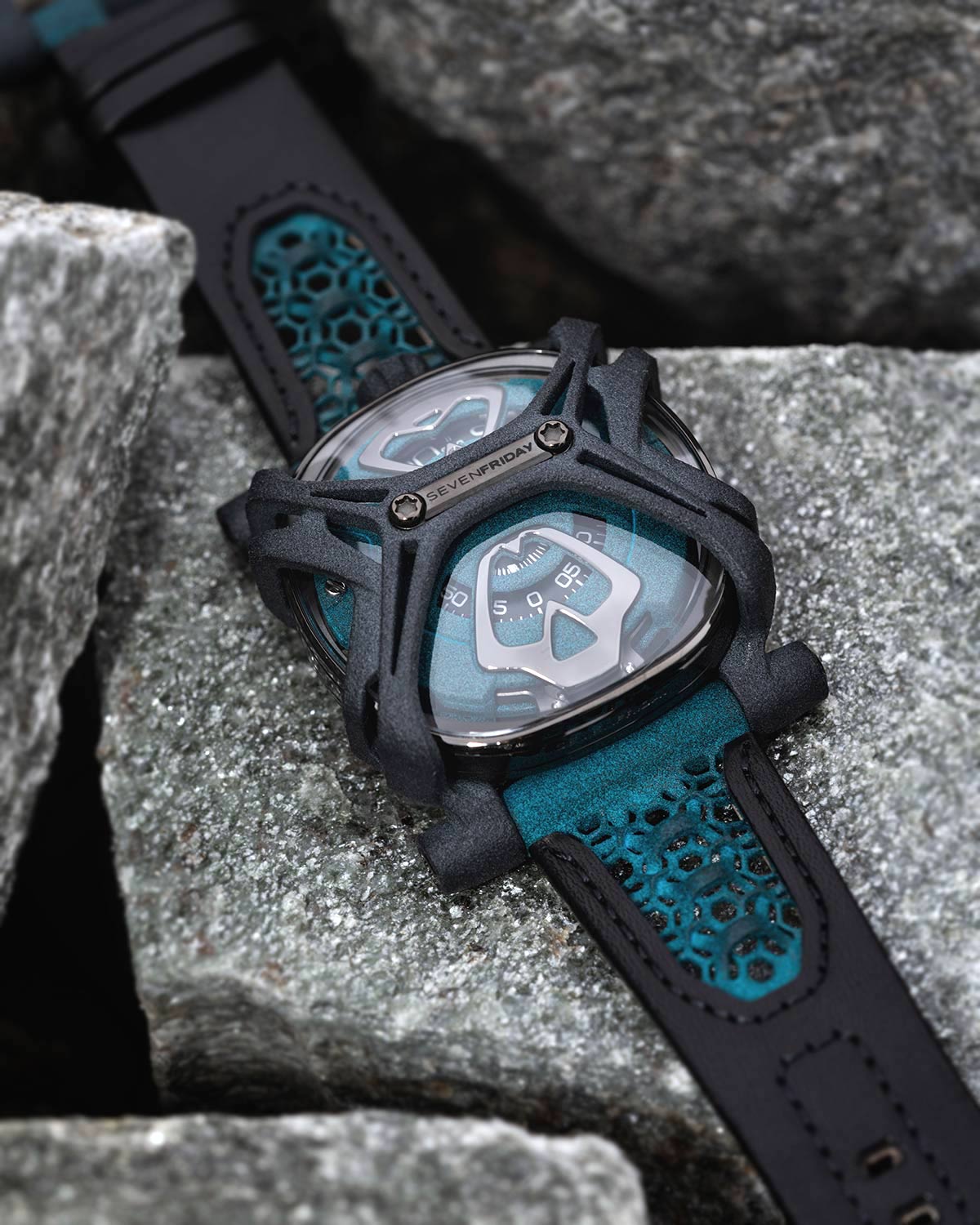 SEVENFRIDAY ra mắt bộ sưu tập mới SEVENFRIDAY S FREE-D B 6 SEVENFRIDAY ra mắt bộ sưu tập mới SEVENFRIDAY S FREE-D B