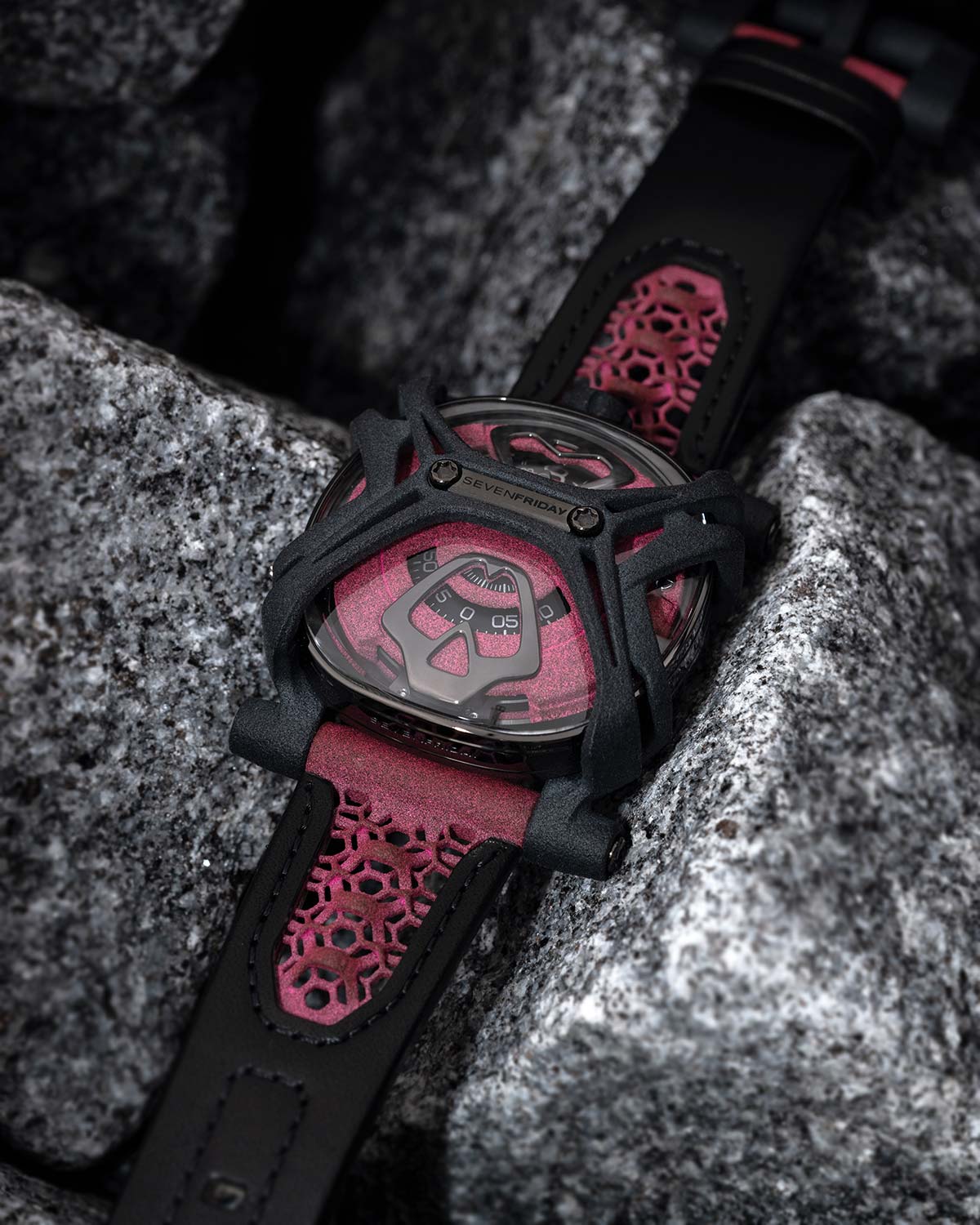 SEVENFRIDAY ra mắt bộ sưu tập mới SEVENFRIDAY S FREE-D B 7 SEVENFRIDAY ra mắt bộ sưu tập mới SEVENFRIDAY S FREE-D B