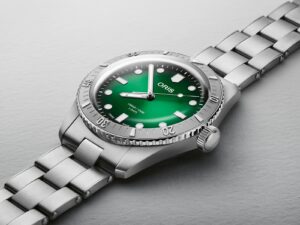 Ra mắt chiếc đồng hồ Oris Divers Sixty-Five Calibre 400 38mm màu xanh lá