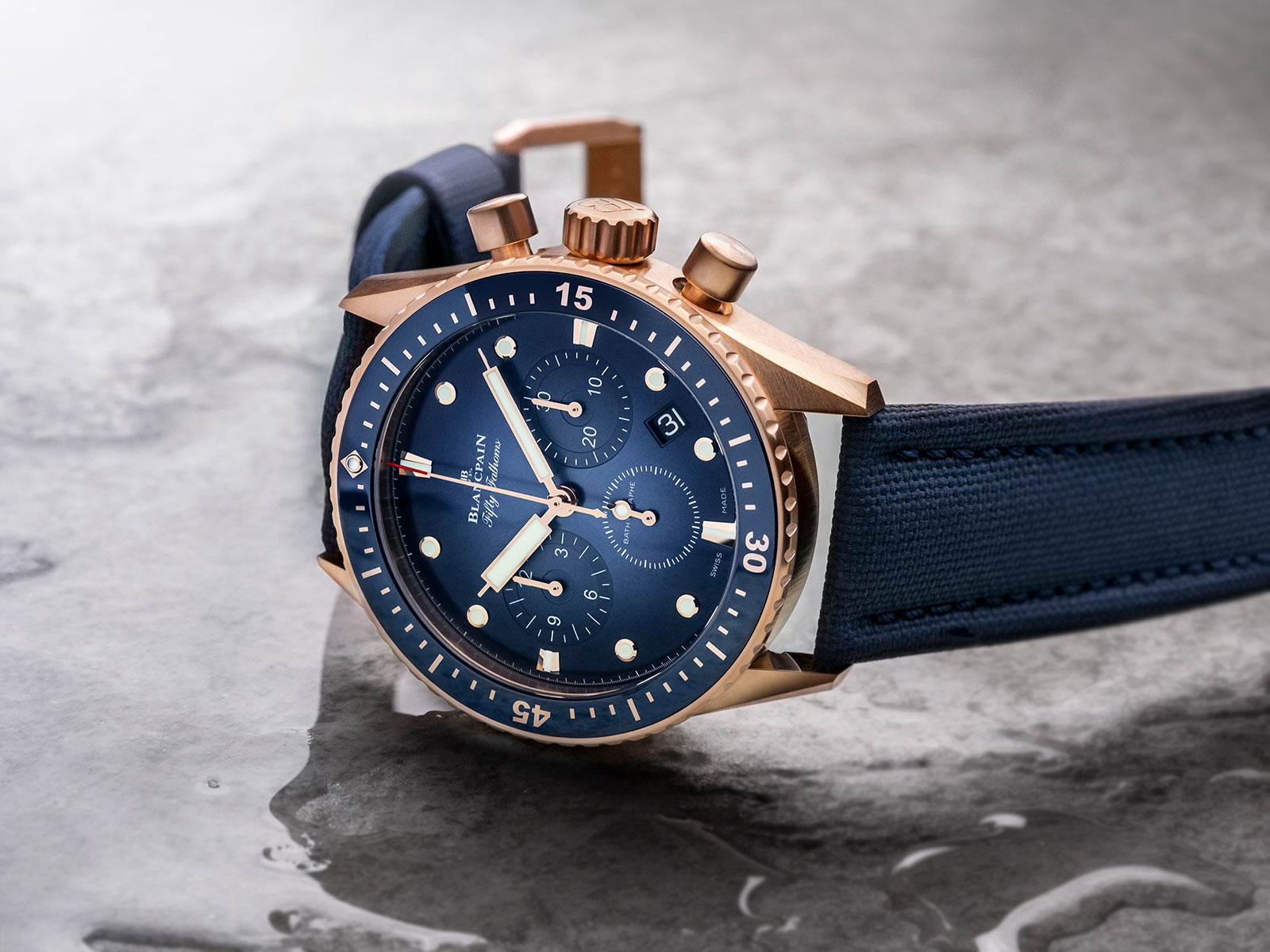 Blancpain Fifty Fathoms Bathyscaphe phiên bản vàng toàn bộ