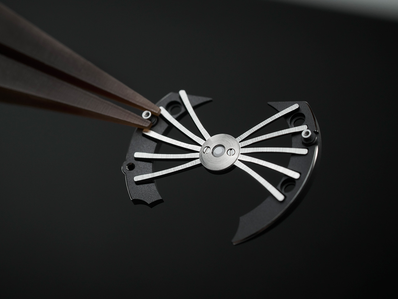 Thạch Anh Xanh Caribbean TPT, Carbon TPT và Titanium trong mẫu đồng hồ mới Richard Mille RM 21-02 Tourbillon Aerodyne