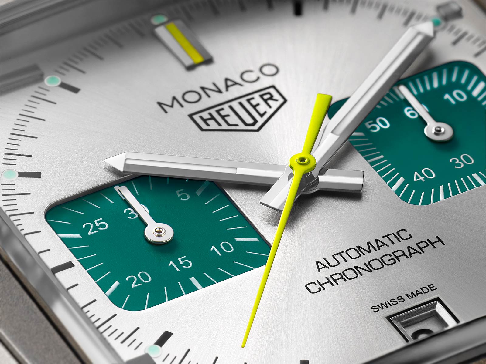 TAG Heuer ra mắt Monaco Chronograph Racing Green, mở rộng dòng sản phẩm Racing Monaco 4 TAG Heuer Monaco Chronograph Racing Green CAW218E.FC6565