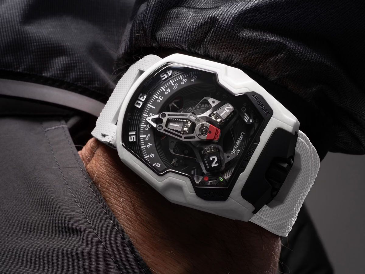 Urwerk giới thiệu một chất liệu vỏ mới cho UR-230 Polaris