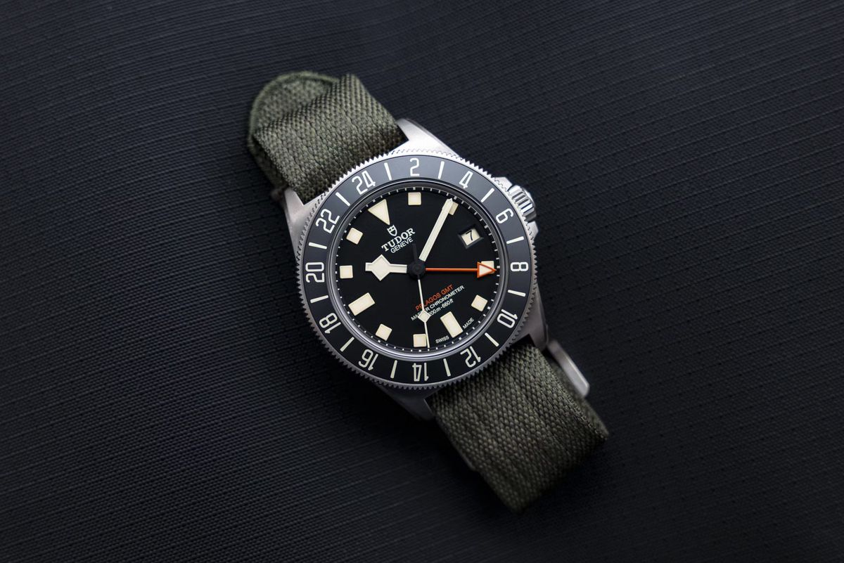 Trên tay chiếc đồng hồ Tudor Pelagos FXD GMT