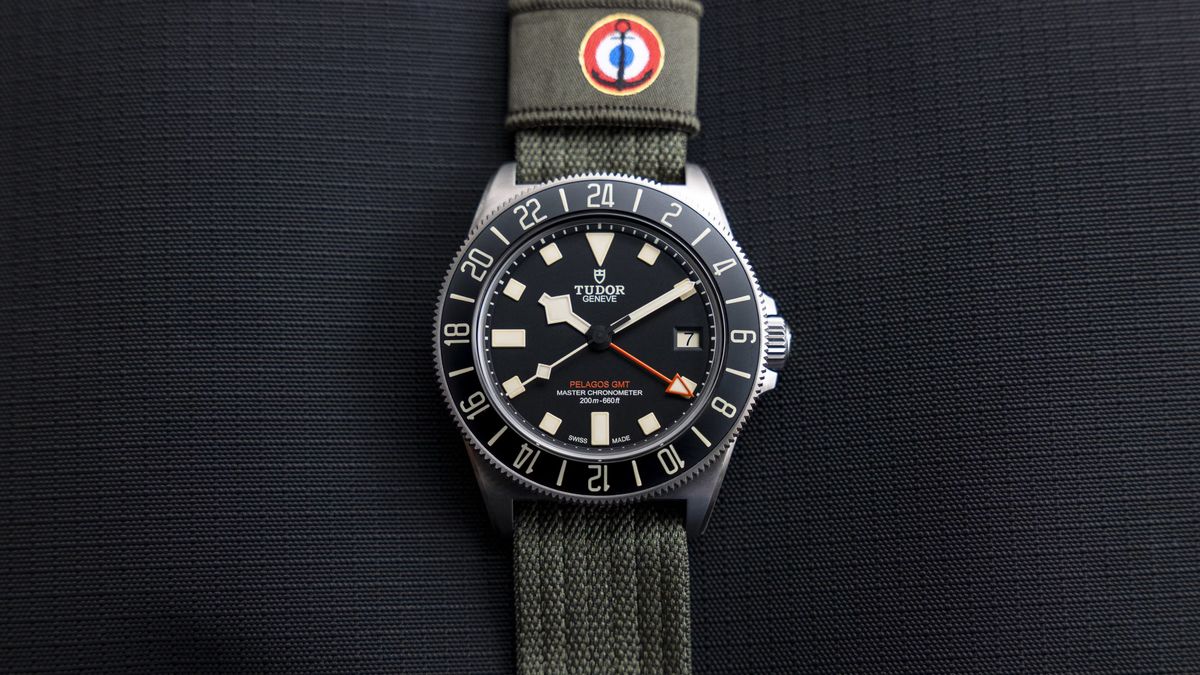 Trên tay chiếc đồng hồ Tudor Pelagos FXD GMT