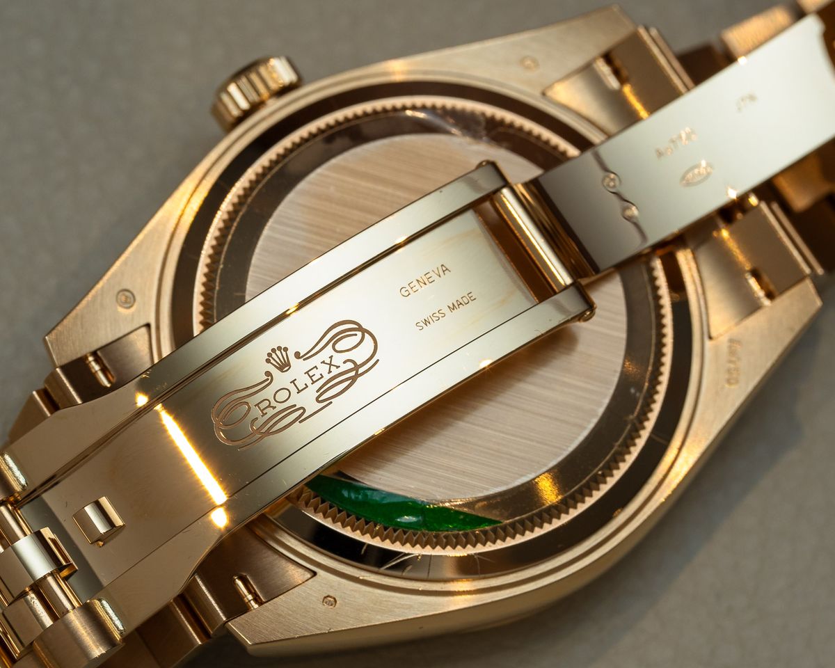 Trên tay chiếc Đồng hồ Rolex Sky-Dweller 336938 18k vàng khối 8 Trên tay chiếc Đồng hồ Rolex Sky-Dweller 336938 18k vàng khối