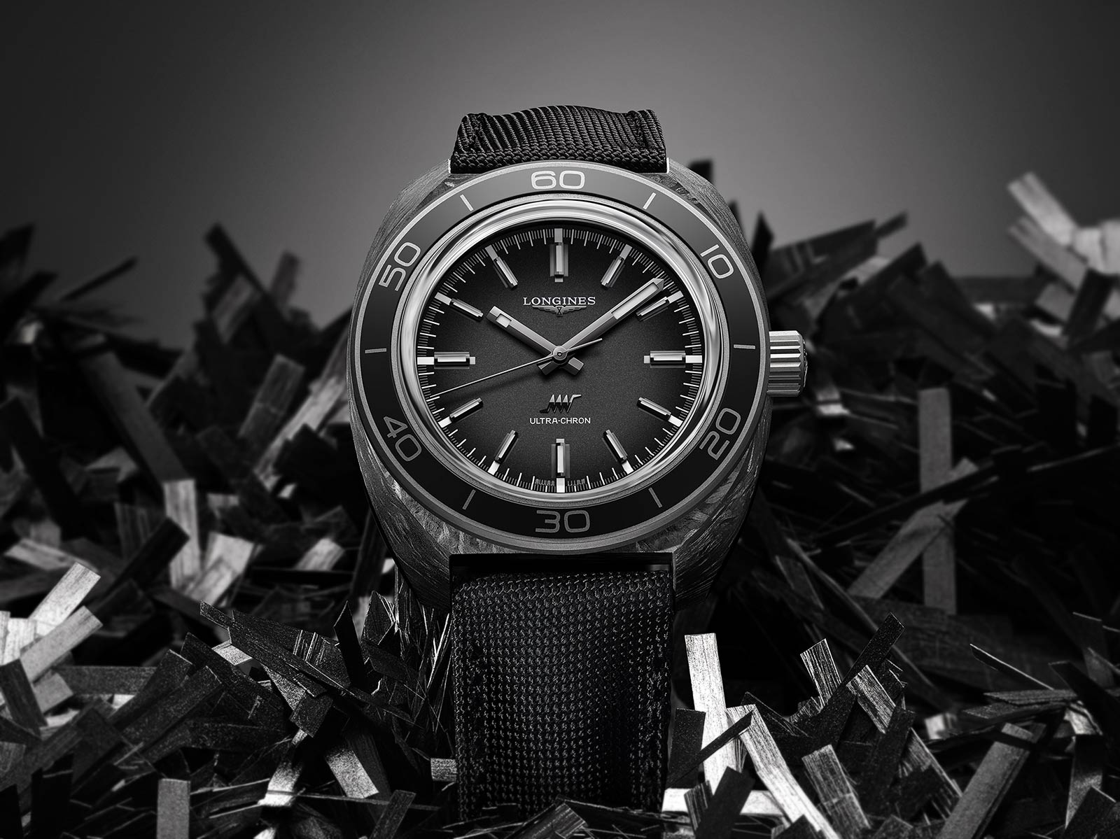 Longines ra mắt bộ sưu tập Ultra-Chron Carbon