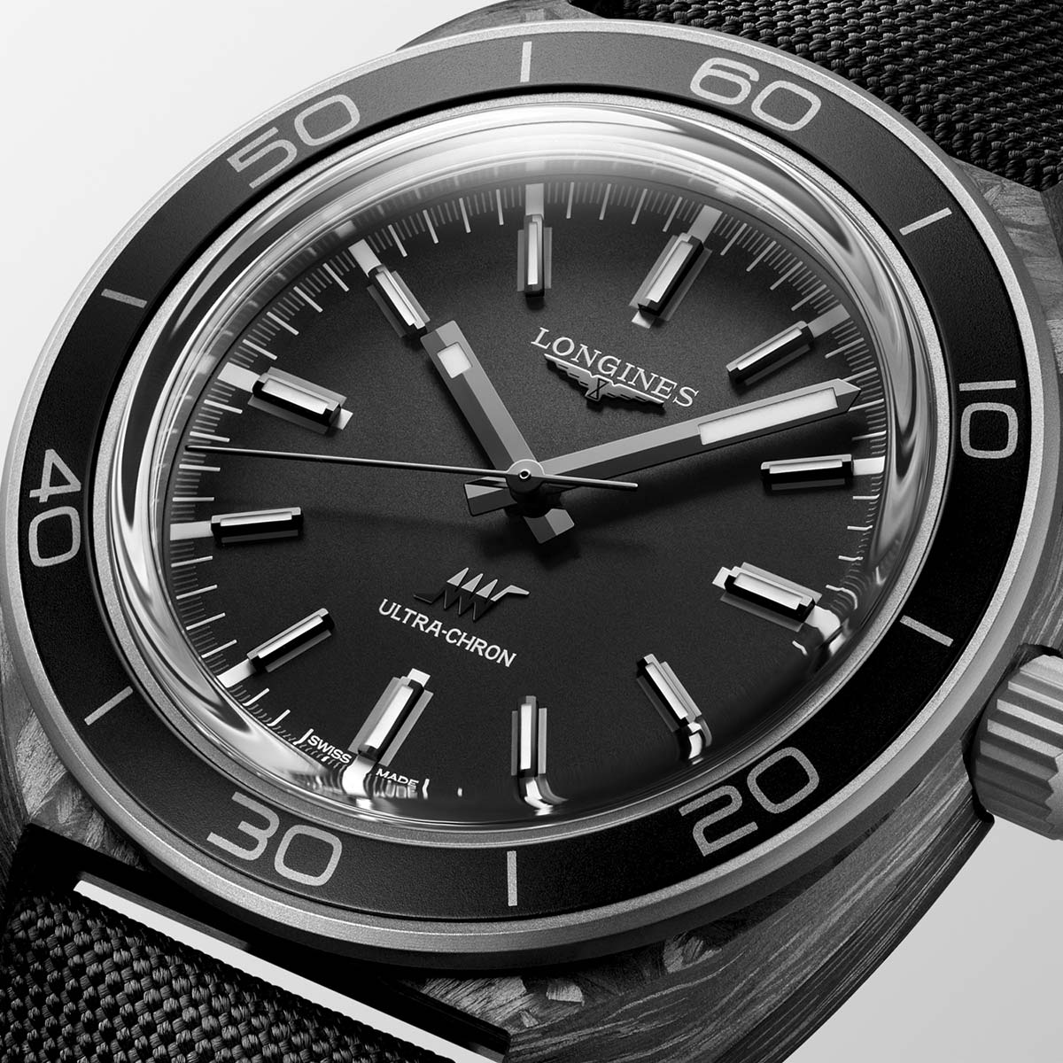 Longines ra mắt phiên bản Ultra-Chron Carbon 5 Longines ra mắt bộ sưu tập Ultra-Chron Carbon