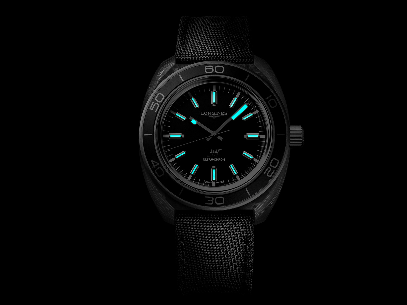 Longines ra mắt phiên bản Ultra-Chron Carbon 6 Longines ra mắt bộ sưu tập Ultra-Chron Carbon