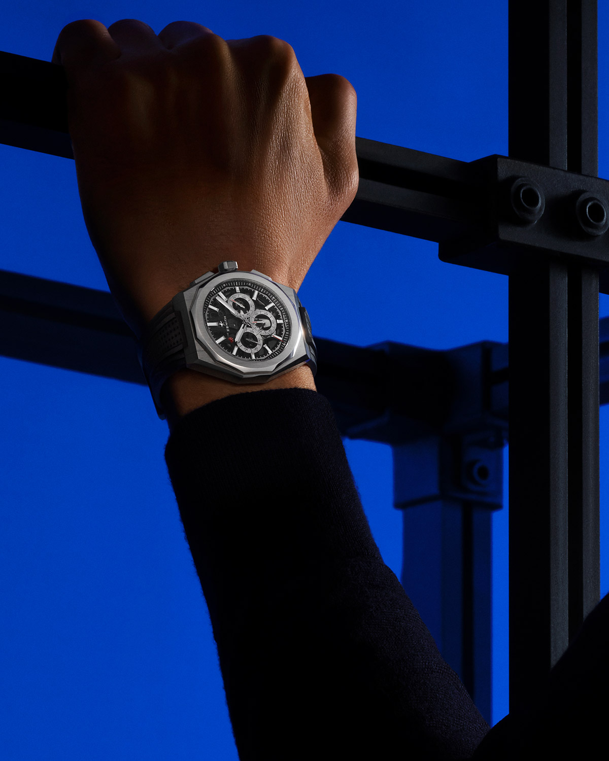 Zenith Defy Skyline Chronograph Skeleton: Độ chính xác 1/10 giây và mặt số lộ cơ