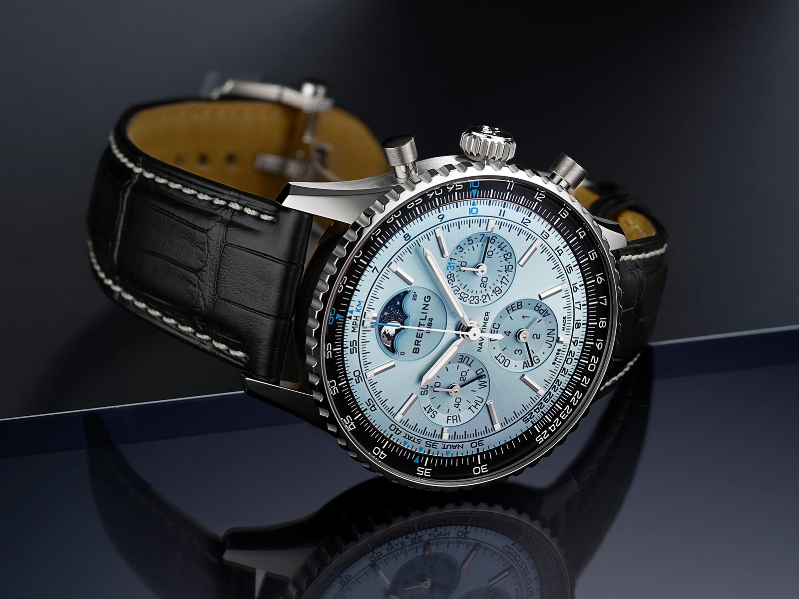 Đồng hồ bấm giờ Breitling Navitimer B19 43 Lịch vạn niên