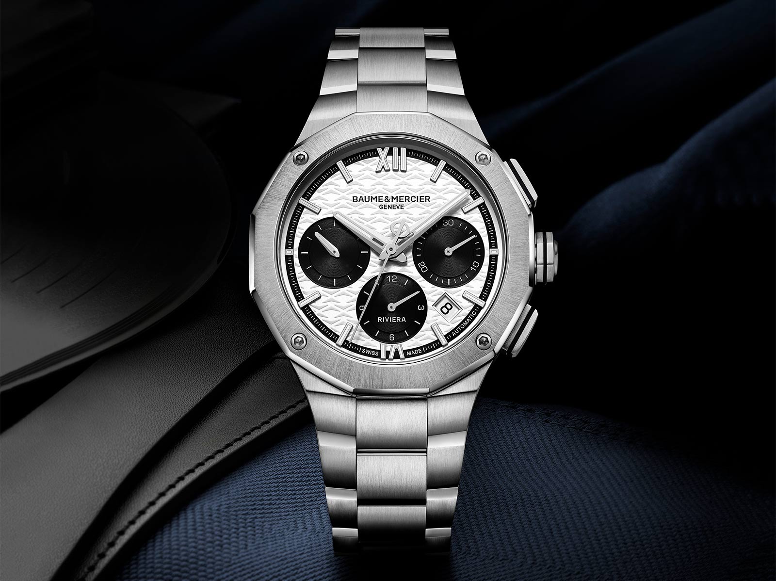 Đồng hồ bấm giờ Baume & Mercier Riviera "Panda" M0A10827: phong cách thể thao sang trọng với tông màu đen và trắng