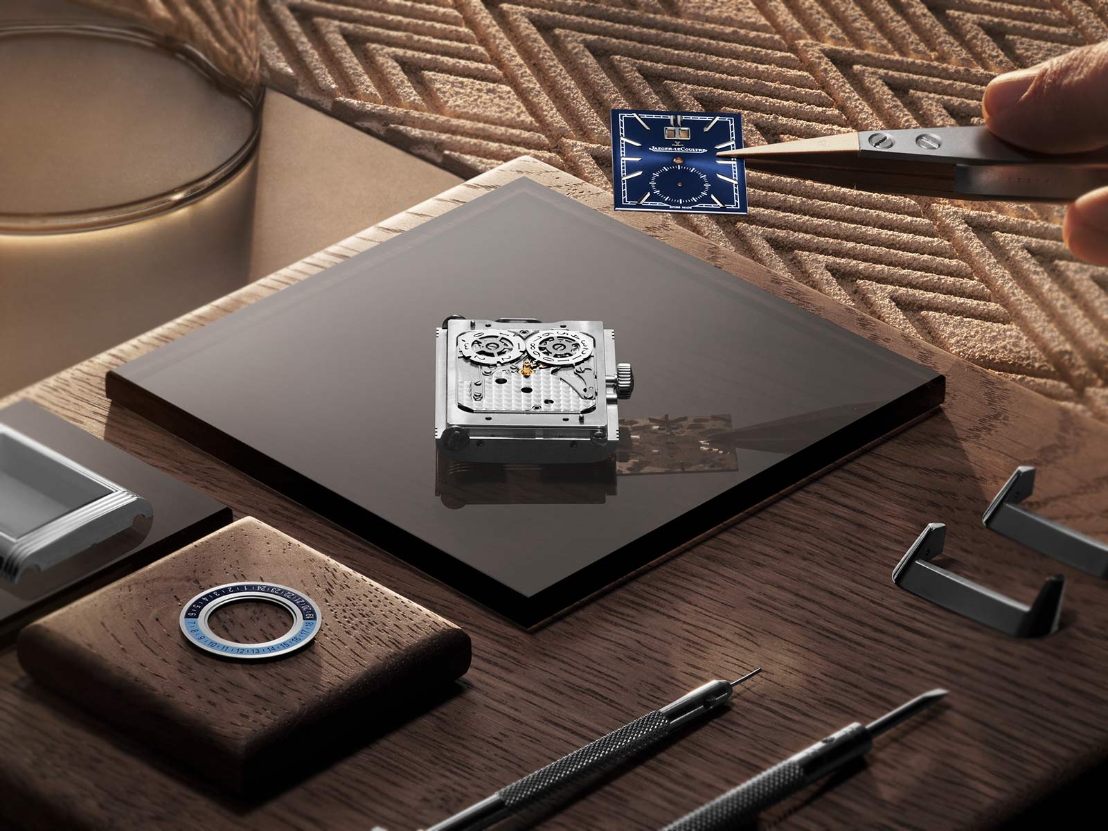 Jaeger-LeCoultre giới thiệu Reverso Tribute Geographic