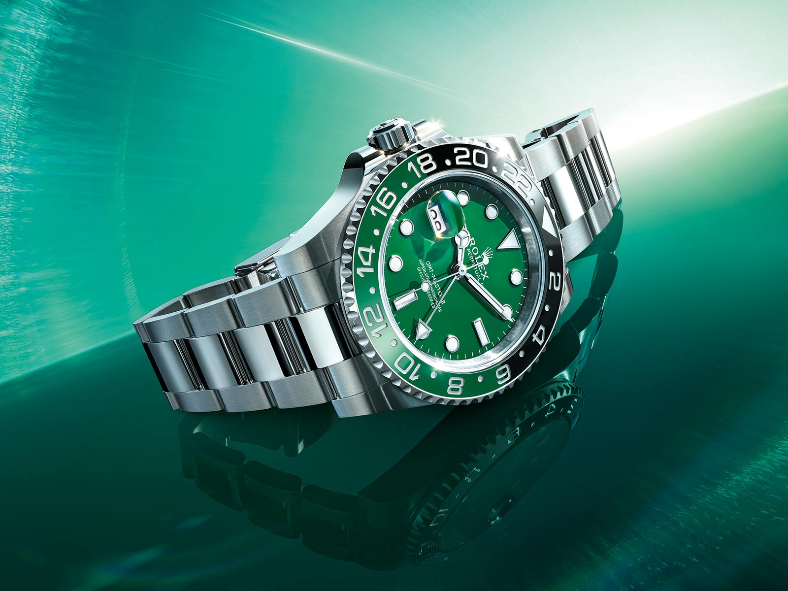 Rolex lần đầu tiên trình làng mặt số gốm ceramic trên mẫu GMT-Master II 126729 VTNR chế tác từ vàng trắng