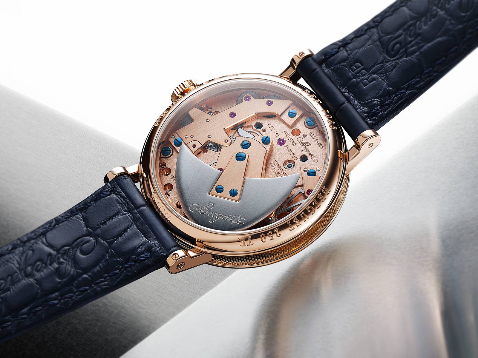 Breguet ra mắt đồng hồ kỷ niệm 250 năm bản vàng xanh