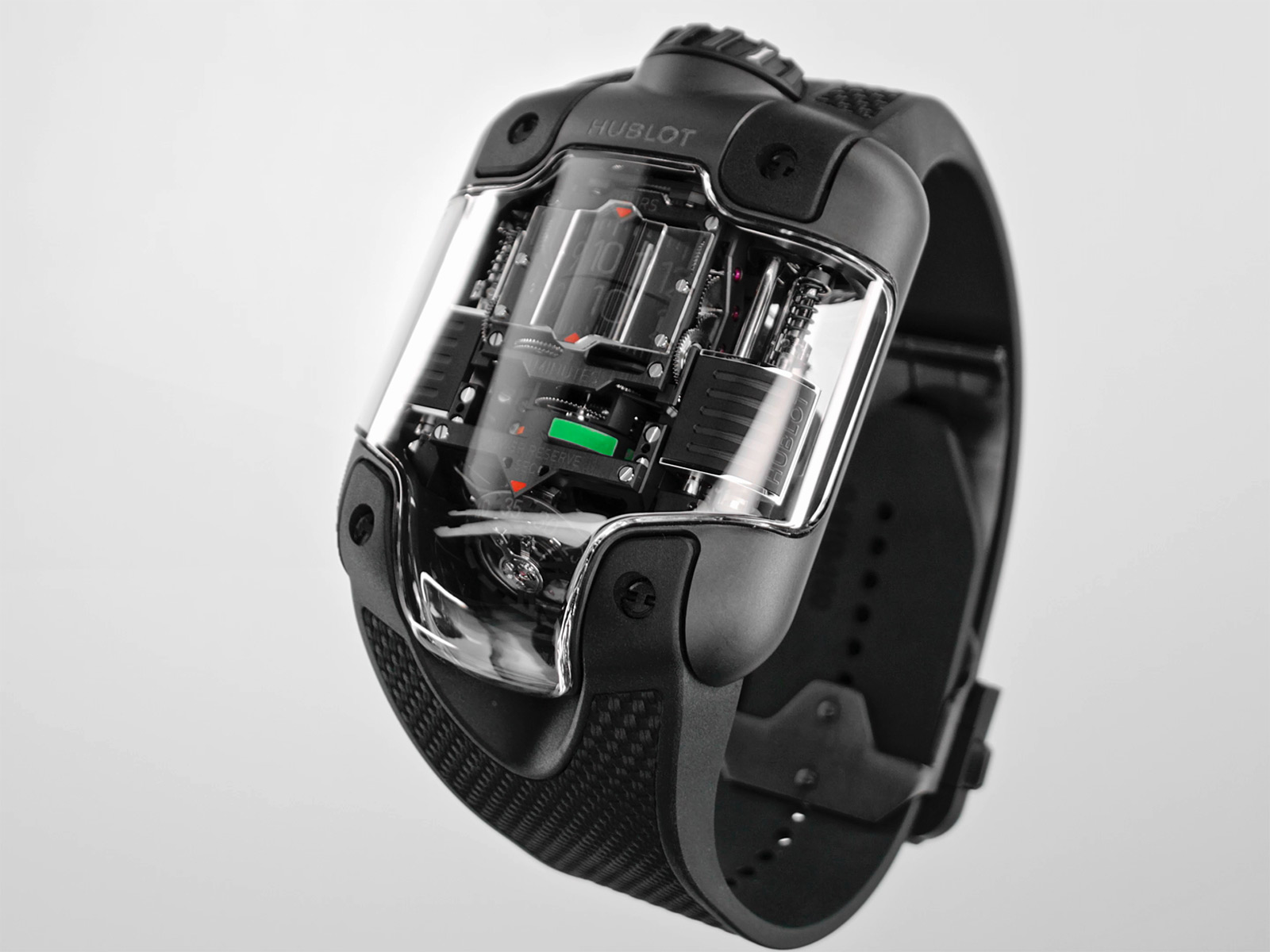 Hublot tái định hình MP-10 Tourbillon với hai phiên bản vỏ mới làm từ sapphire và gốm đen.