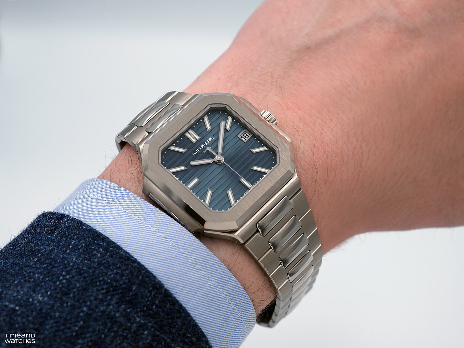 Patek Philippe Cubitus: Đồng hồ cỡ 40 mm mới gia nhập bộ sưu tập