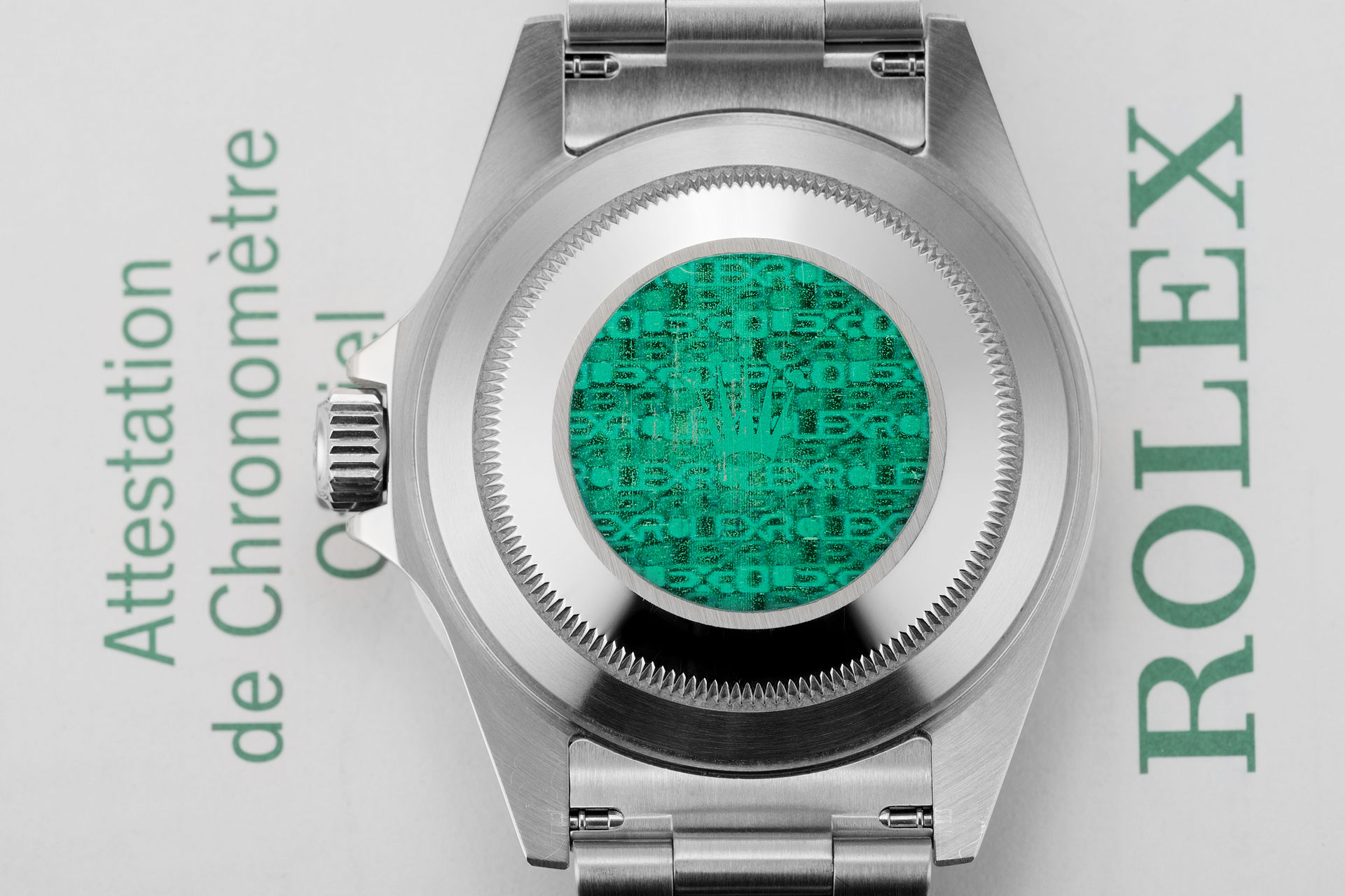 Rolex Hologram: Bí Mật Miếng Dán 3D Đáy Vỏ 2 Rolex Hologram: Bí Mật Miếng Dán 3D Đáy Vỏ