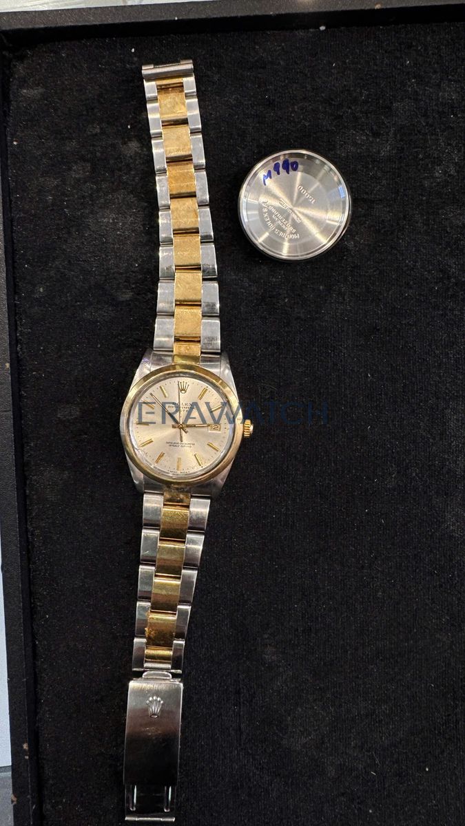 Thực hiện spa làm mới, lau dầu bảo dưỡng đồng hồ Rolex 3035