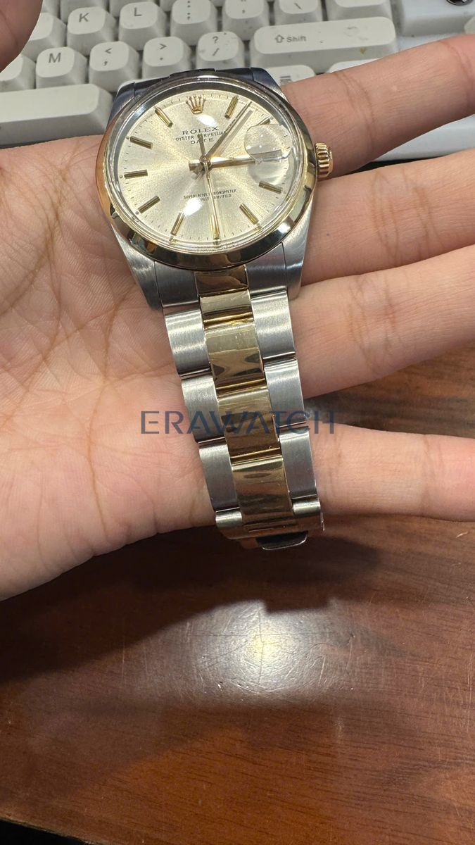 Thực hiện spa làm mới, lau dầu bảo dưỡng đồng hồ Rolex 3035
