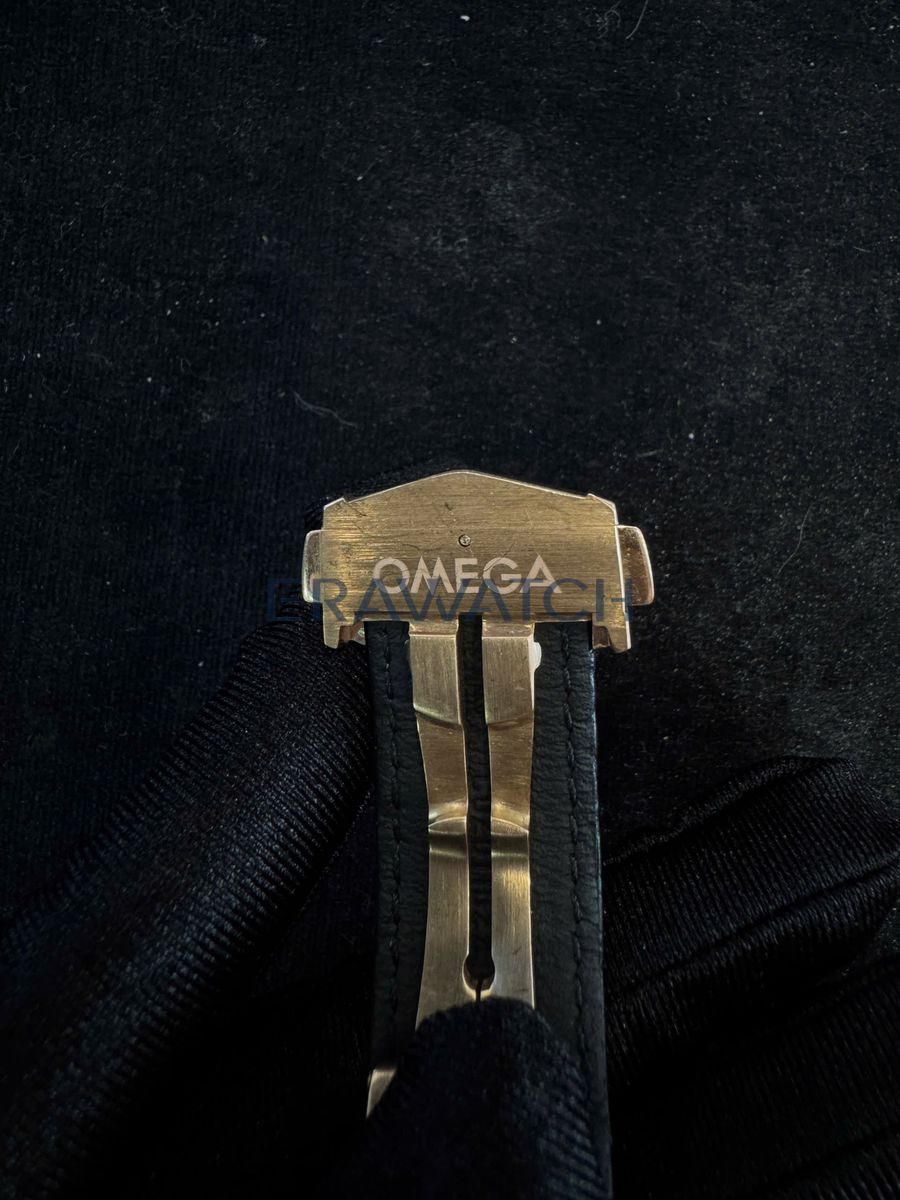 Thực hiện thay dây, đánh bóng đồng hồ Omega 8939