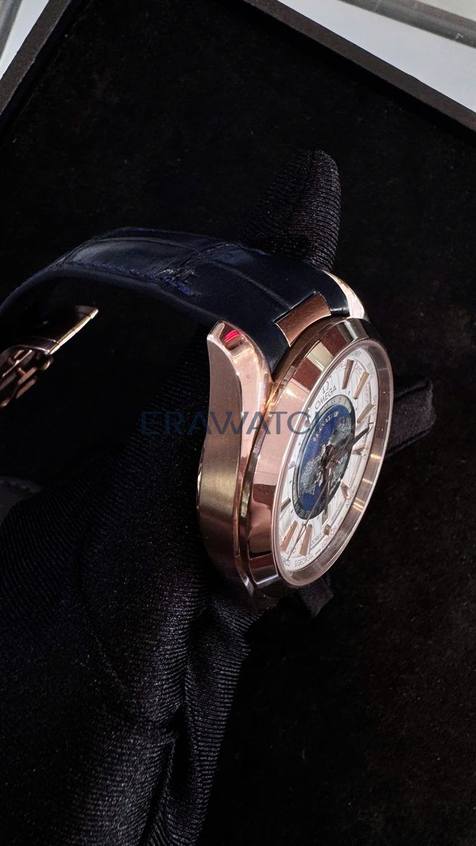 Thực hiện thay dây, đánh bóng đồng hồ Omega 8939