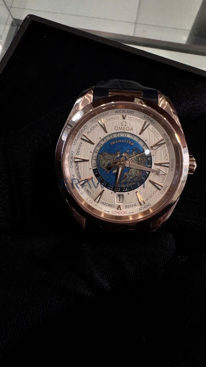 Thực hiện thay dây, đánh bóng đồng hồ Omega 8939