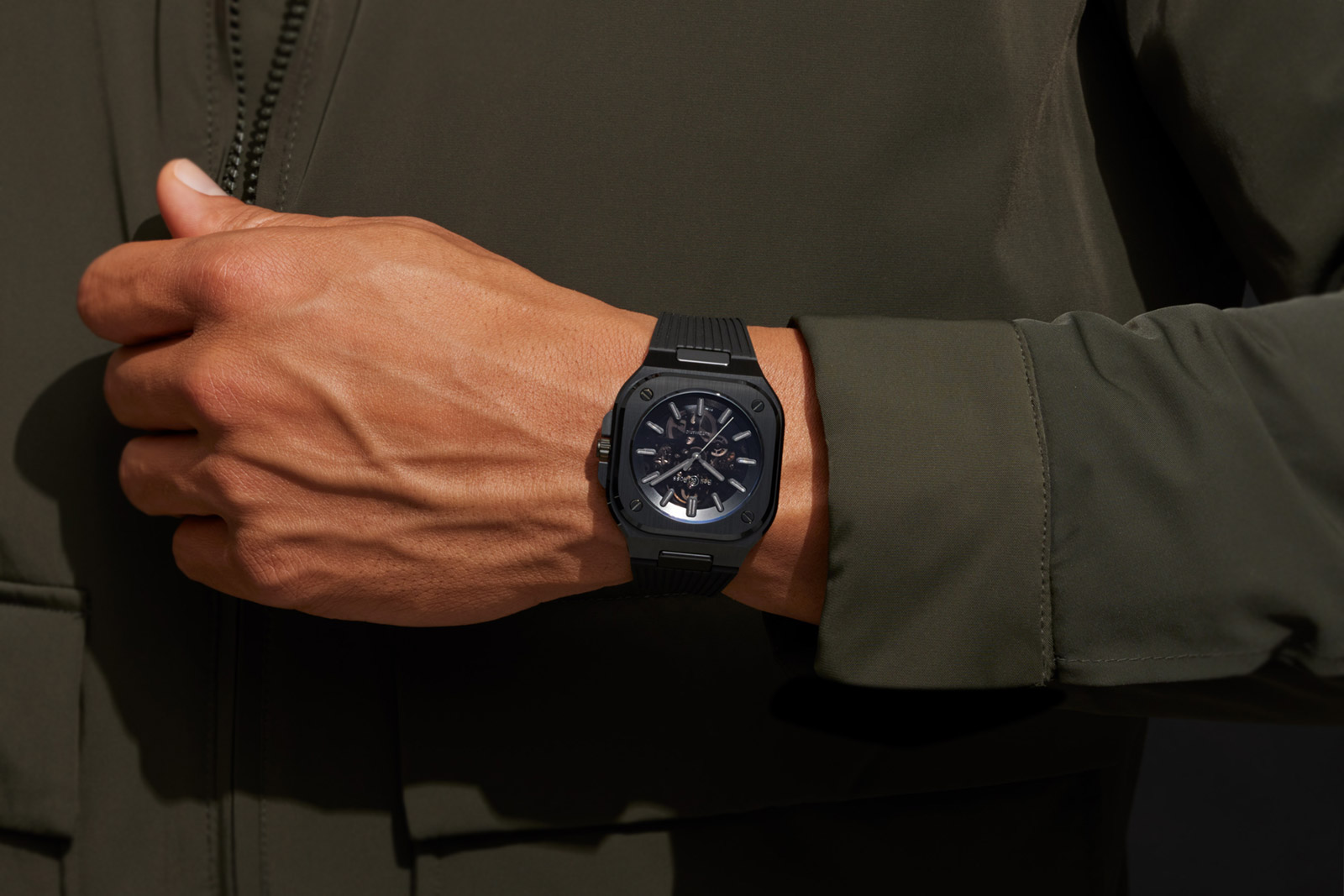 Bell & Ross ra mắt BR 05 Skeleton Phantom Ceramic